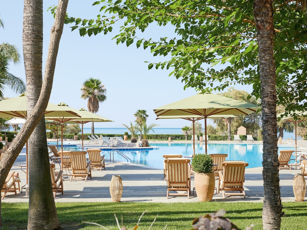 Classic Pool Room Coverded Veranda photo 2