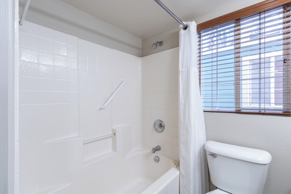 Suite, 1 Bedroom, Non Smoking - Photo 13