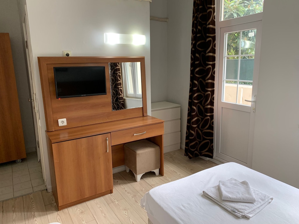 Standard Triple Room - Photo 11