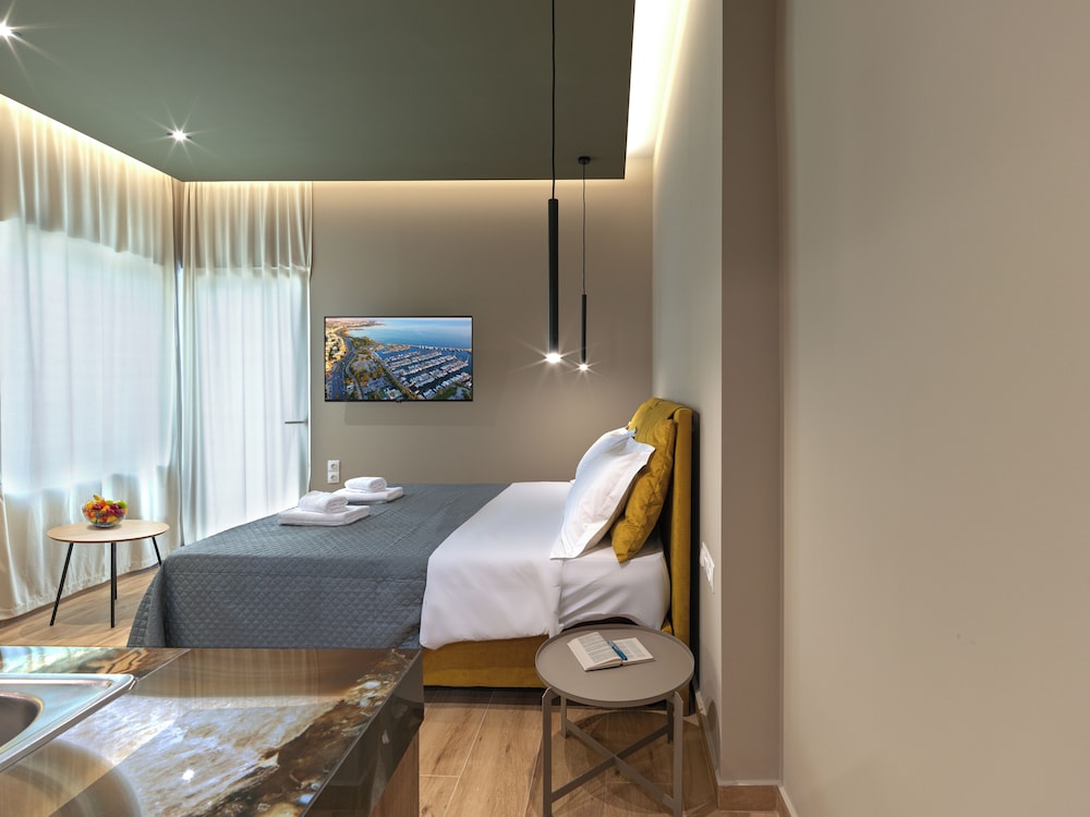 Deluxe Suite, City View photo 3