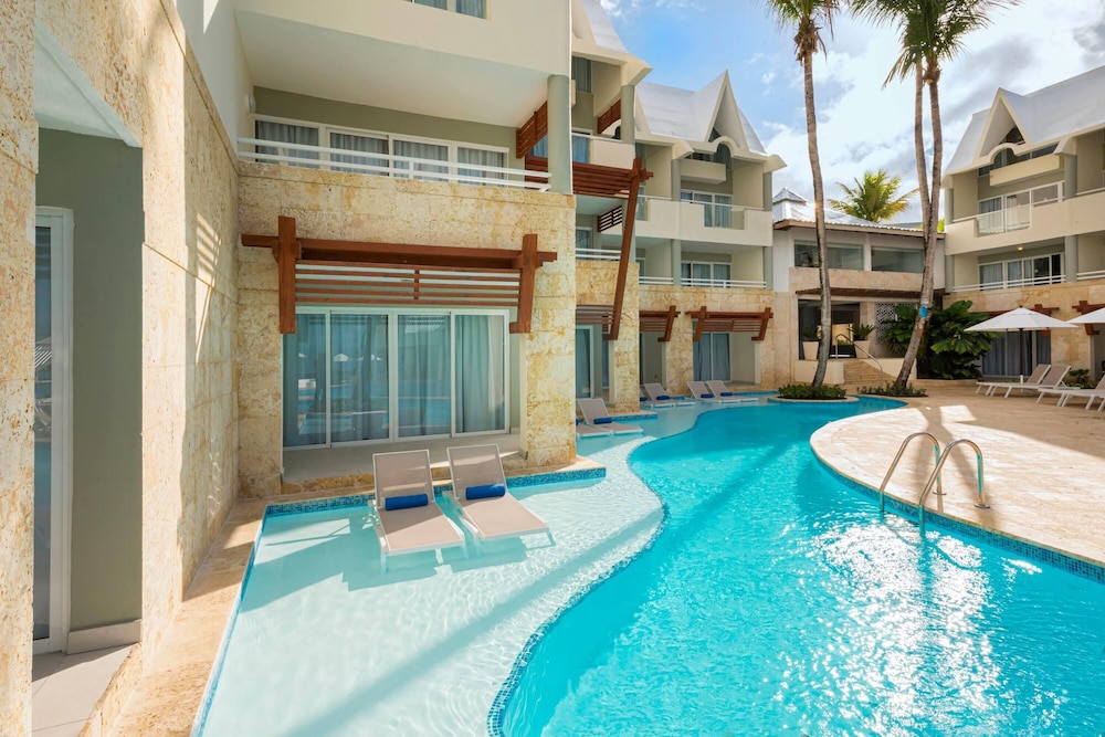 Junior Suite, 1 King Bed, Balcony, Ocean View (Swim-Up) - Photo 3