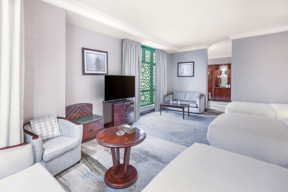 KING SUPERIOR JUNIOR SUITE PARTIAL HARAM