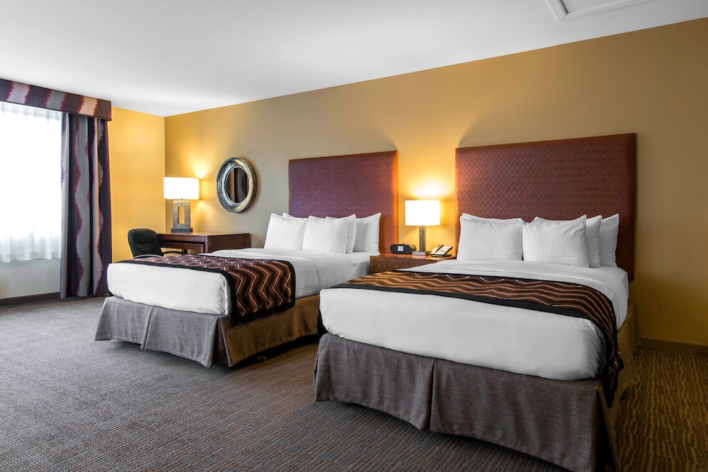 2 Queen Beds, Executive Room, Mountain View photo 2
