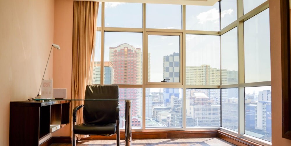 Ramada Suite - Photo 16