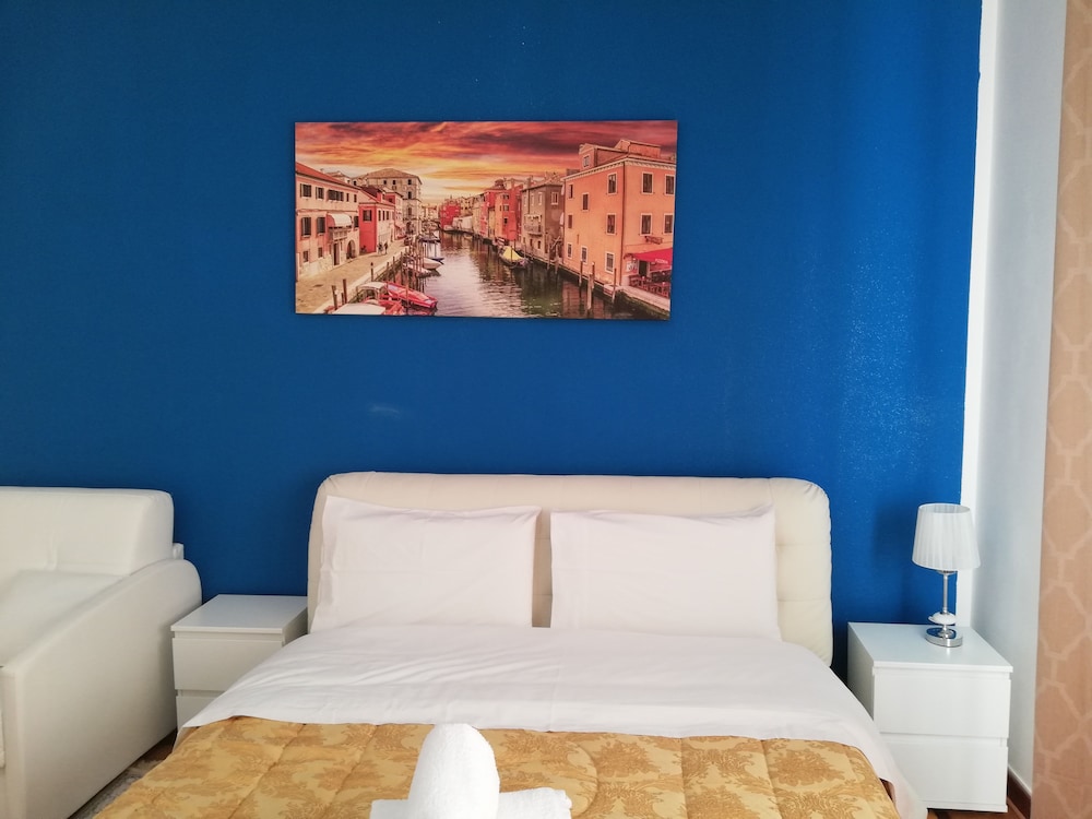Standard Double Room, 1 Double Bed, Shared Bathroom