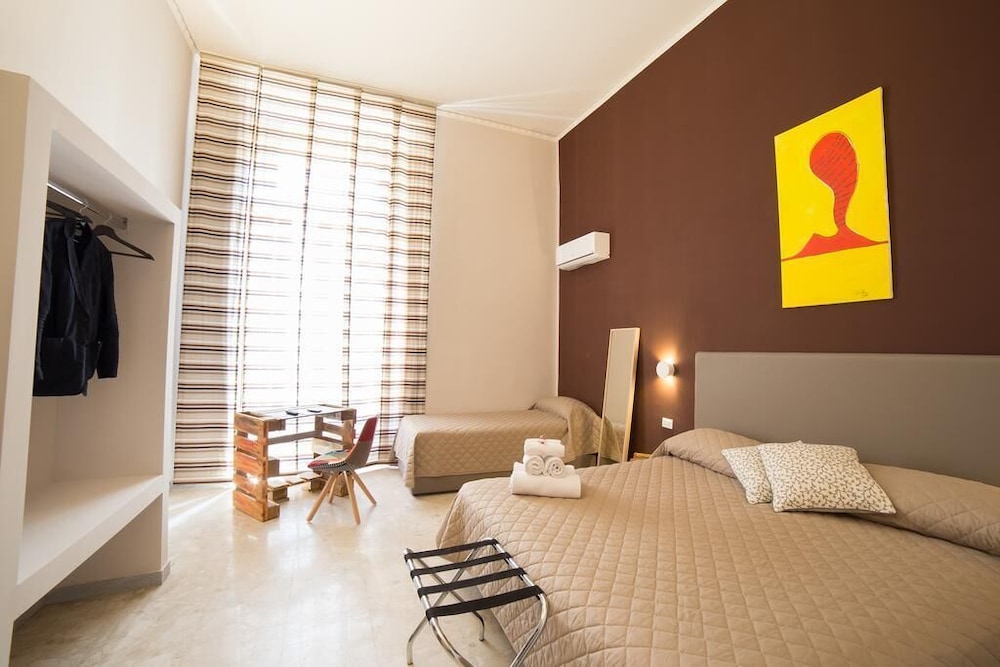 Family Studio Suite, City View, Annex Building (Via Loggia dei Pisani 25)