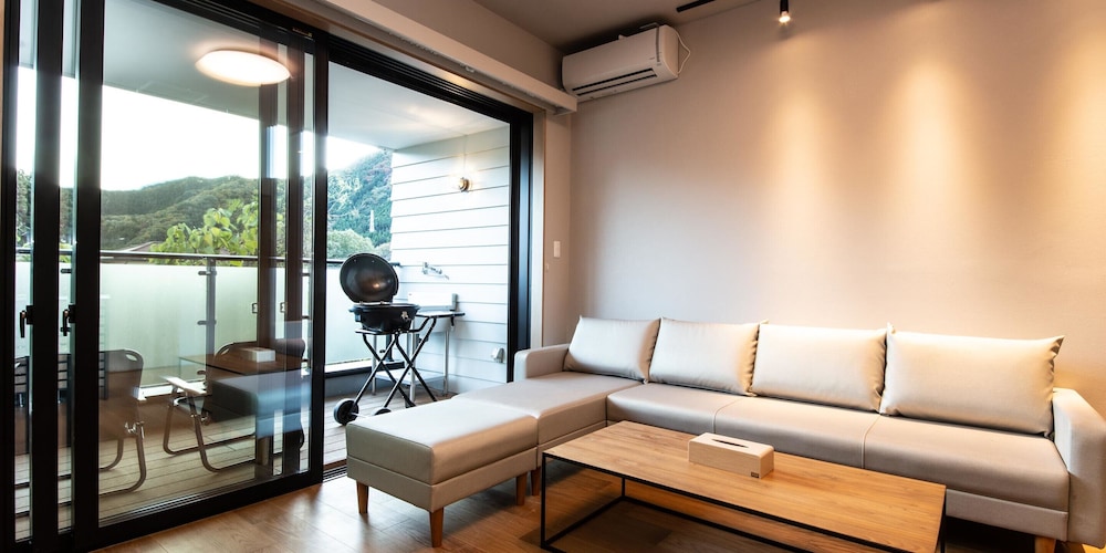 Garage Concept Room (No pets allowed) - Photo 19