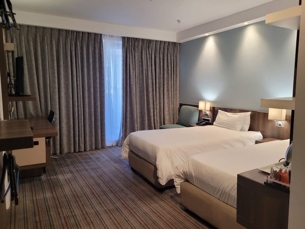 Standard Room, 2 Twin Beds, Smoking - Photo 4