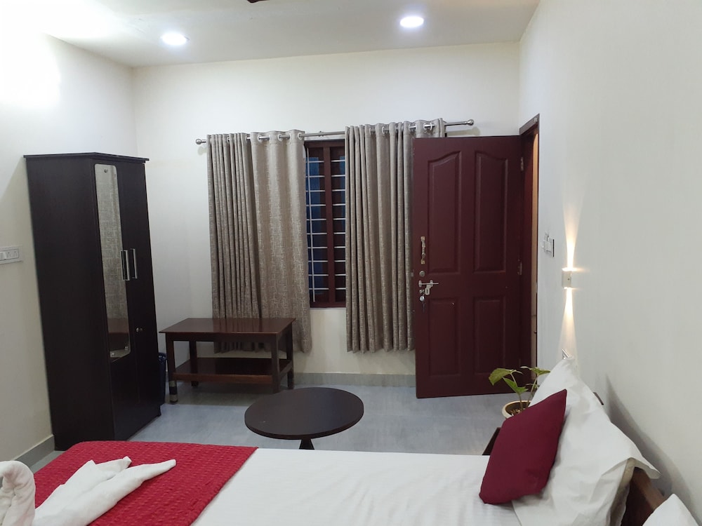 Basic Double Room photo 3