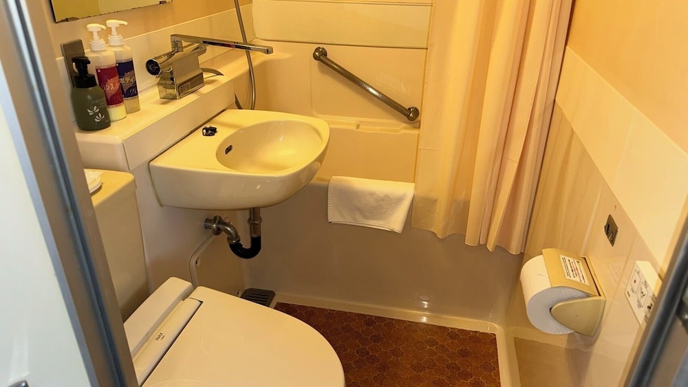 Economy Double Room, Smoking - Photo 4