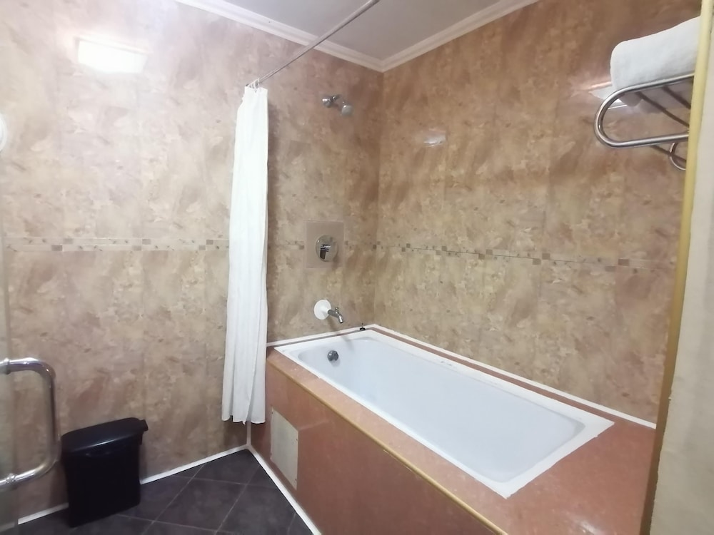 Deluxe Triple Room photo 3