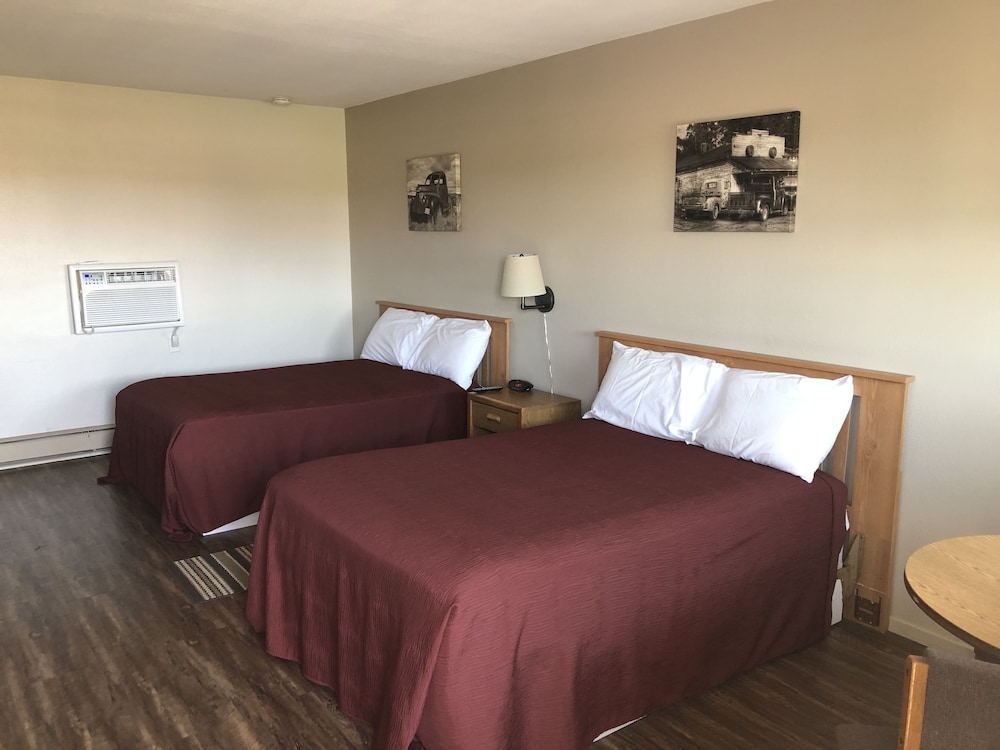 Double Room, single story building photo 3