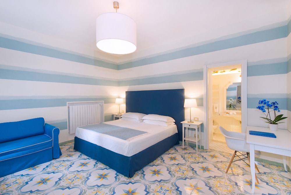 Kind double room with Jacuzzi tub