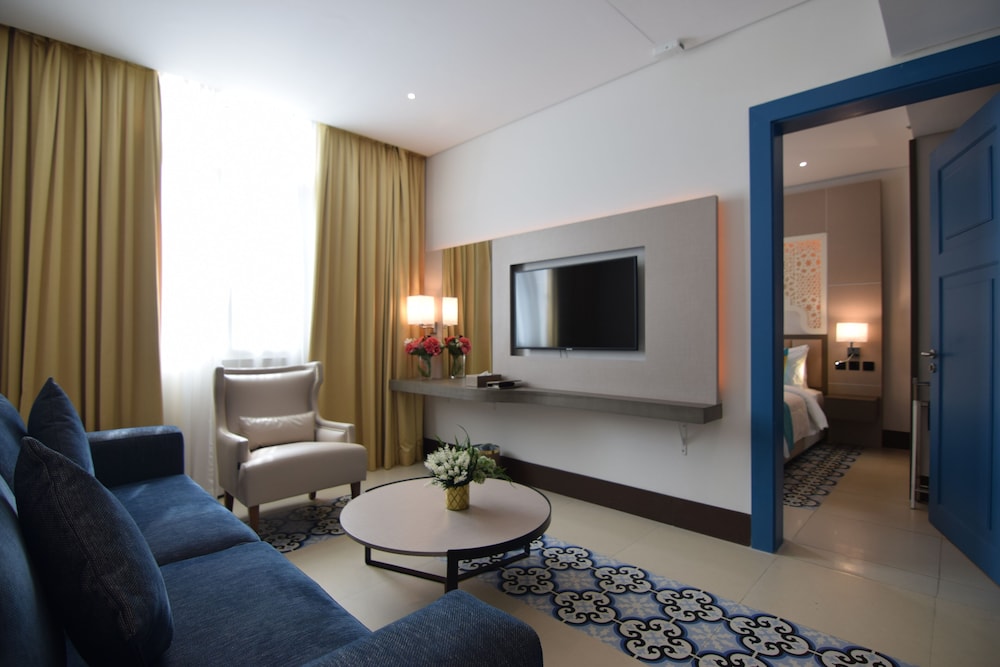 Suite - Photo 10