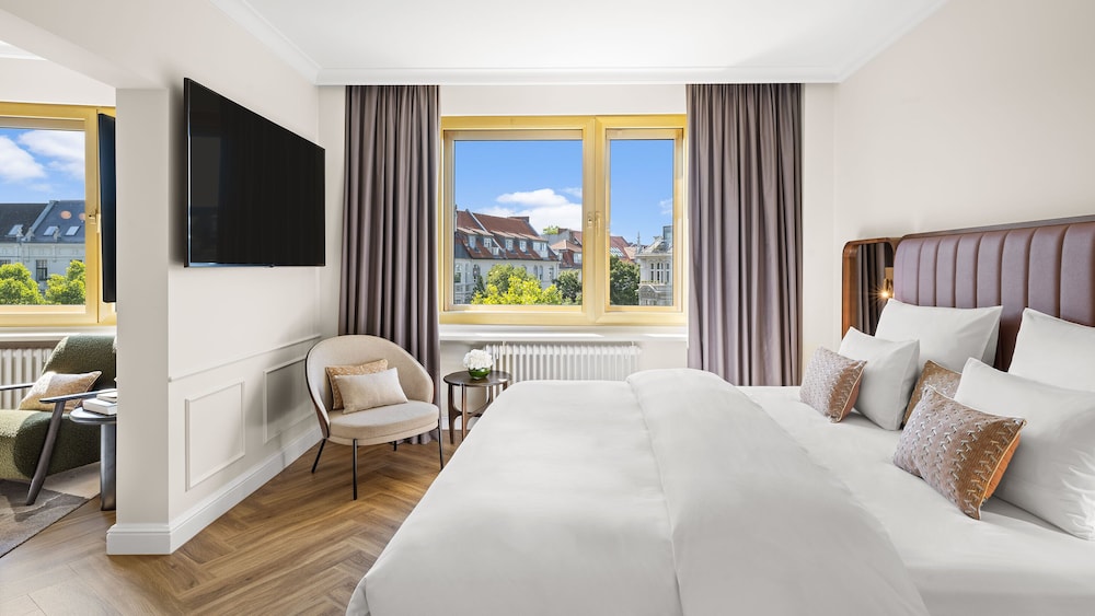 Suite, 1 King Bed