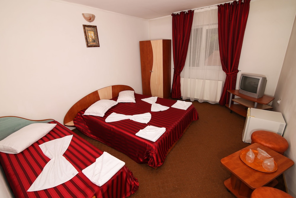 Economy Triple Room, Mountain View photo 3