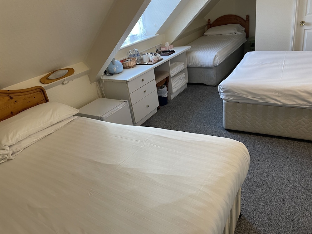 Standard Suite, Ensuite photo 3