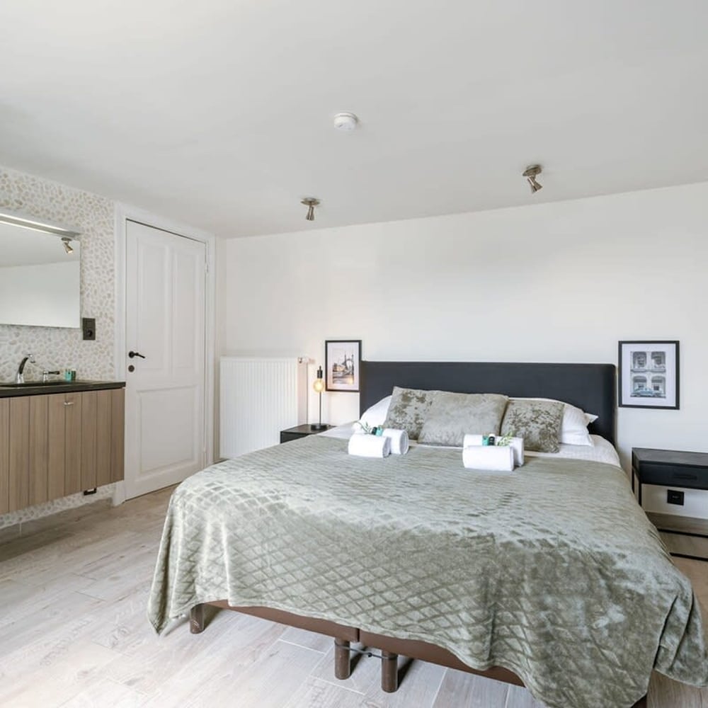 Beautiful and Spacious Vacation Home With Parking, Billede 9