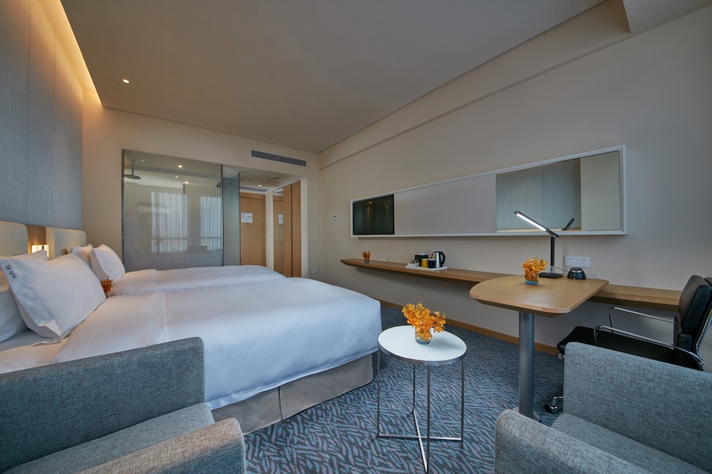 Standard Room (Upgraded) photo 2