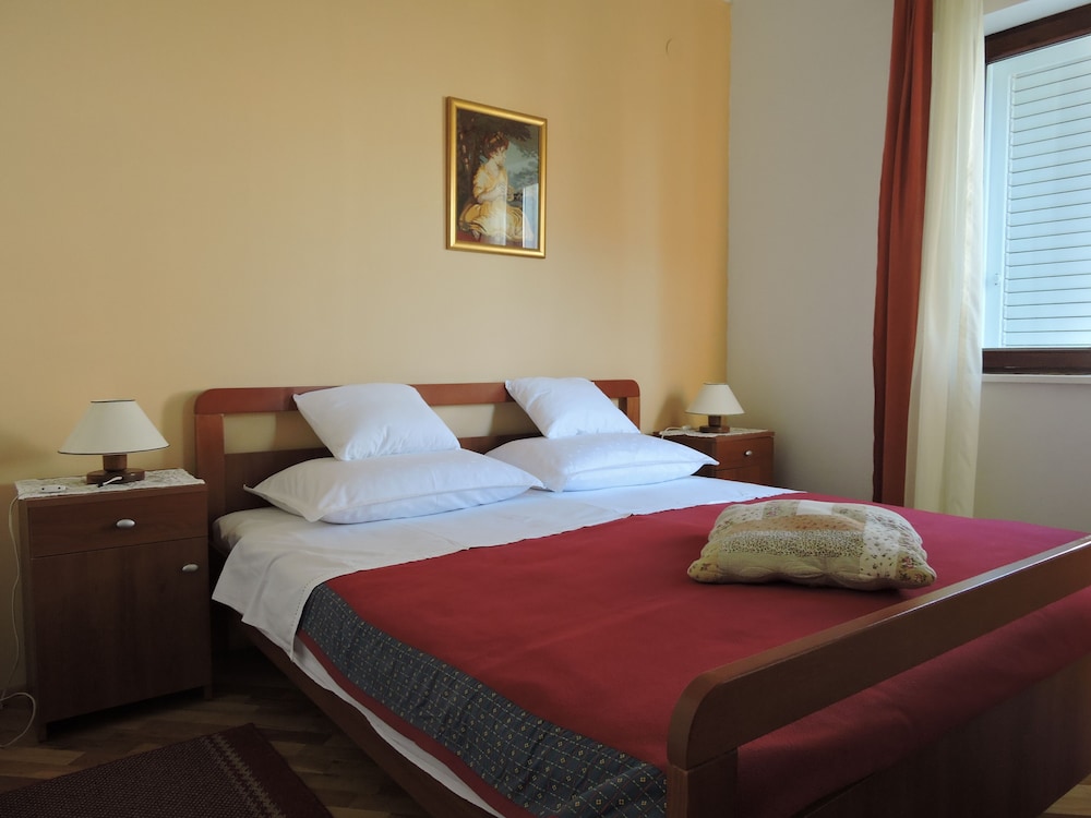 Economy Apartment, Garden View