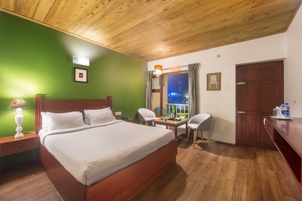 Perumal Malai Room with City View