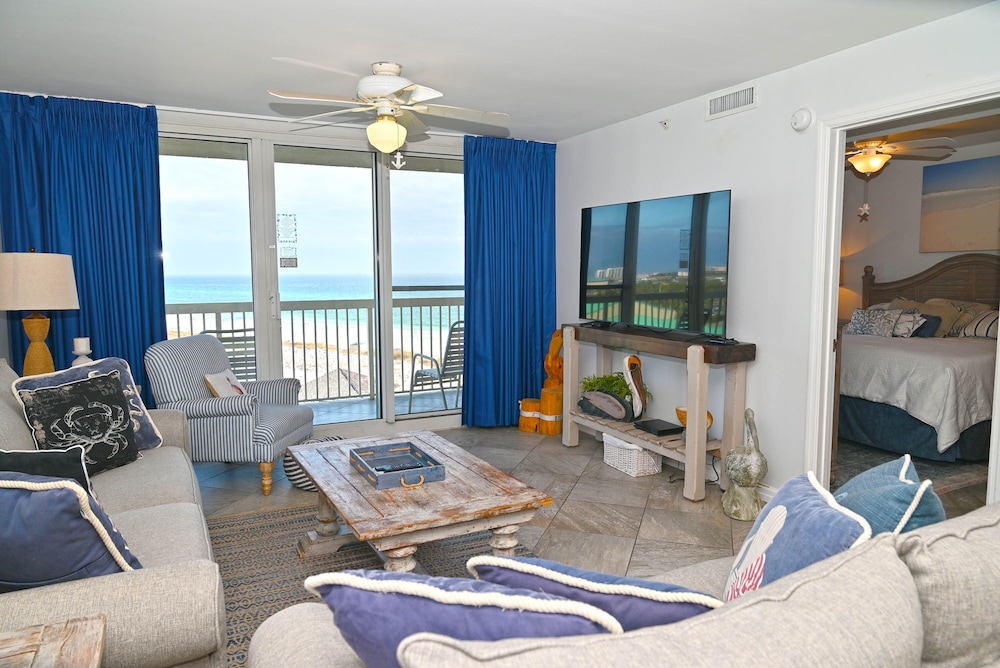 Condo, 2 Bedrooms