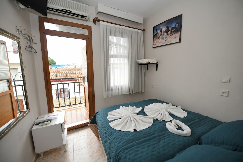 Basic Double or Twin Room photo 1