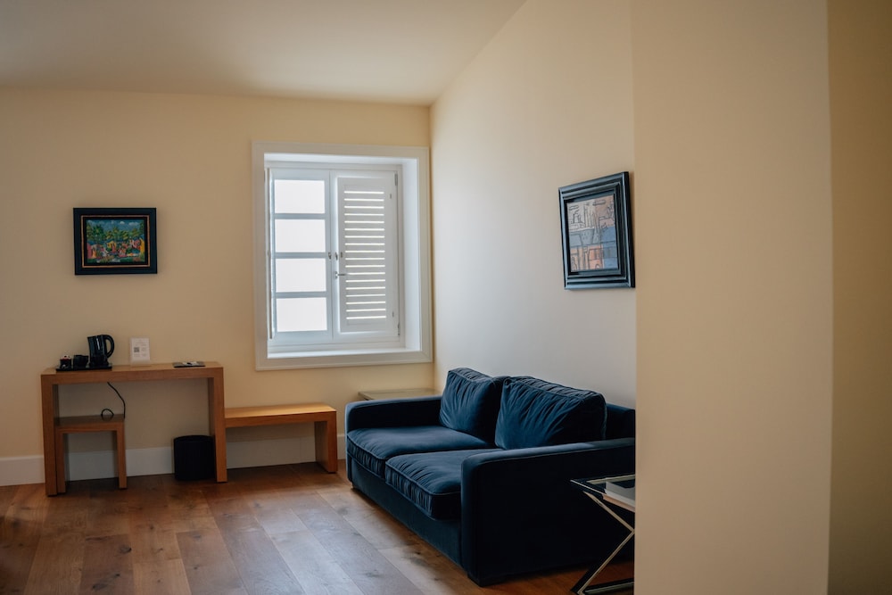 Family Studio Suite - Photo 16
