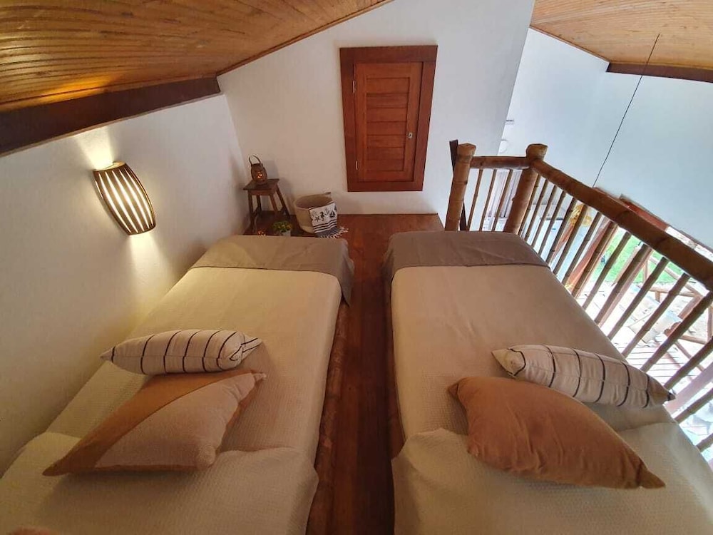 Superior Bungalow - Photo 2