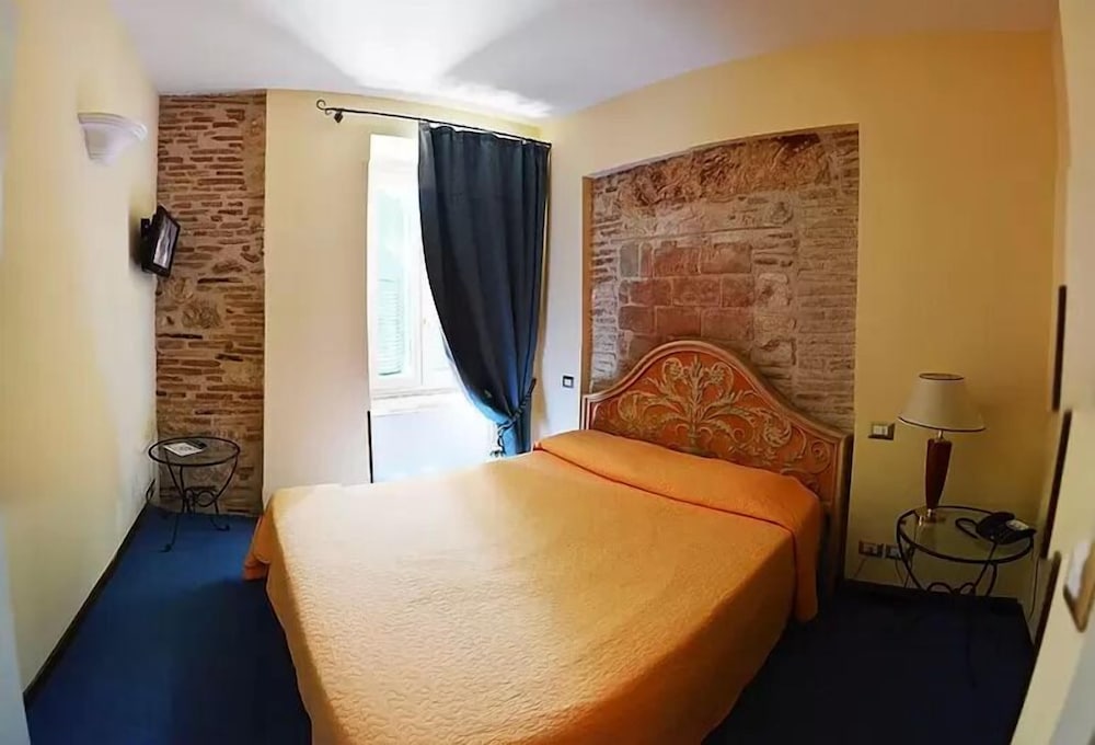 Standard Double Room - Photo 2