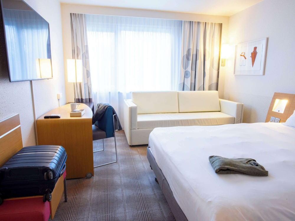 Standard Room, Multiple Beds - Photo 2