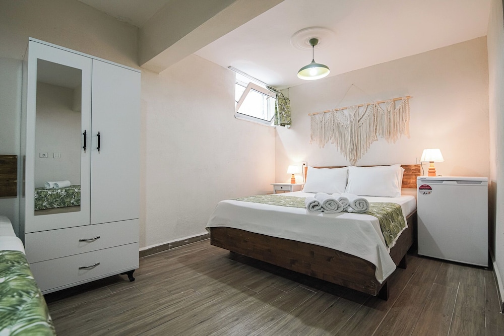 Economy Quadruple Room, Multiple Beds, Basement Floor