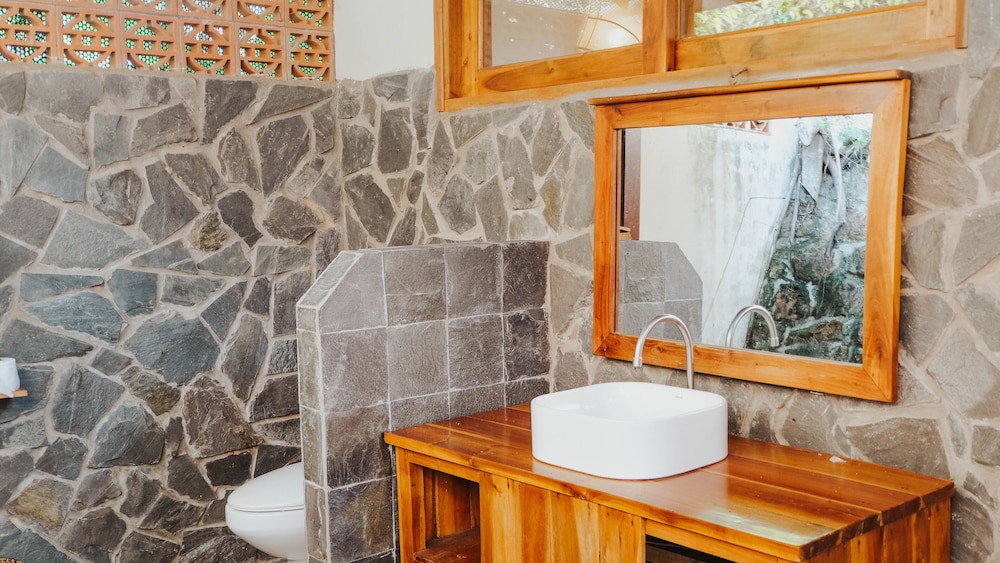 Deluxe Bungalow, 1 Bedroom, Bathtub, Sea View photo 3
