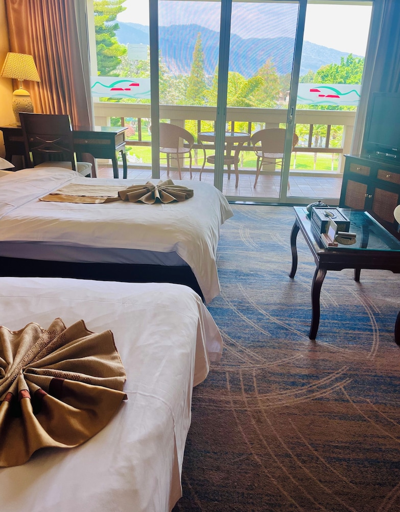 Basic Double or Twin Room, Balcony, Lake View photo 2