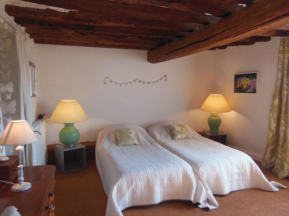 Room (Tour 1) photo 1