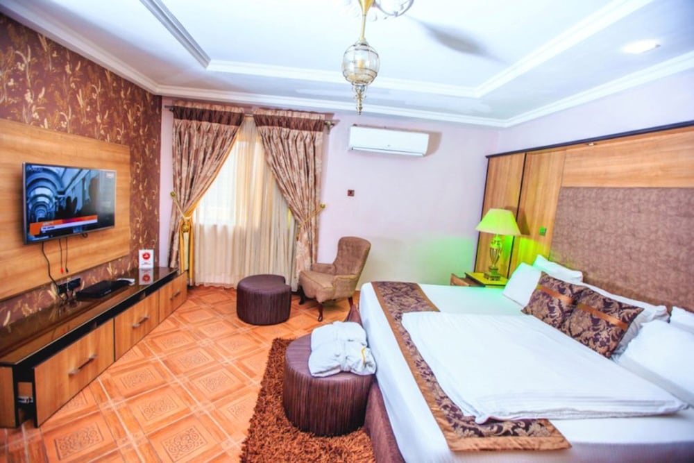 Premium Suite, 1 Queen Bed, Non Smoking photo 1