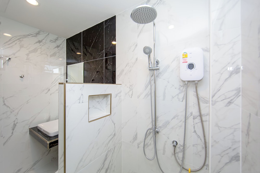 Standard Twin Room - Photo 4