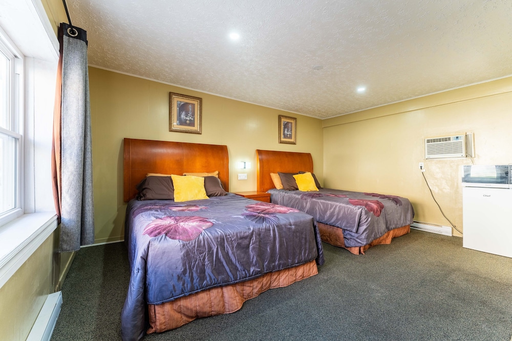Family Room, 2 Queen Beds photo 1