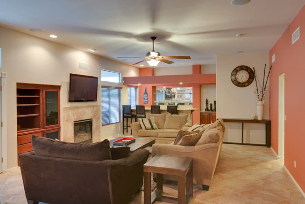 House, 5 Bedrooms photo 2