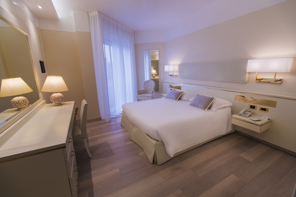 Classic Double or Twin Room - Photo 2