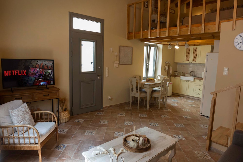 Luxury Suite, Courtyard View