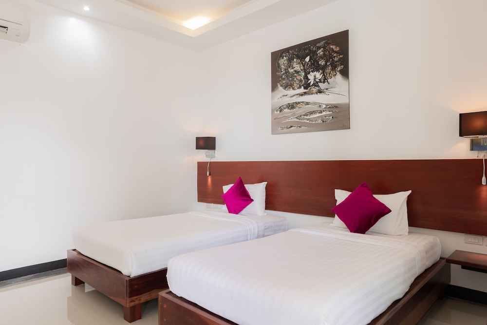 Deluxe Twin Room, Pool View