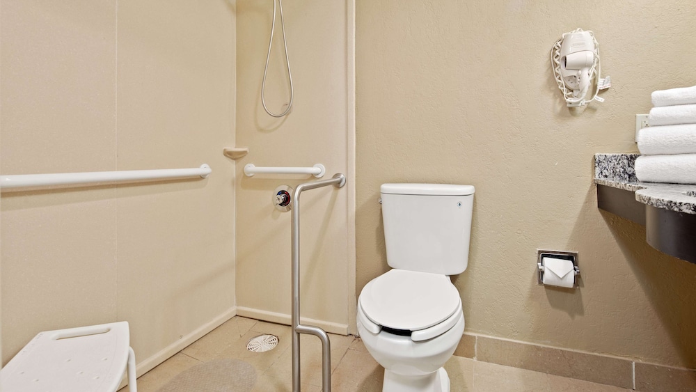 Standard Room, 2 Queen Beds, Accessible, Refrigerator & Microwave - Photo 4