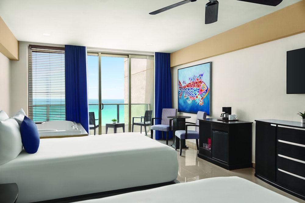 Premium Suite, 2 Double Beds photo 2