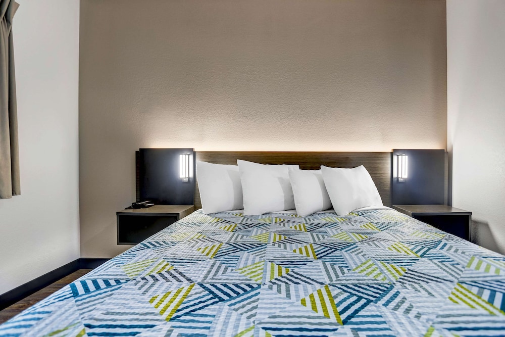 Deluxe Room, 1 King Bed, Non Smoking, Kitchen