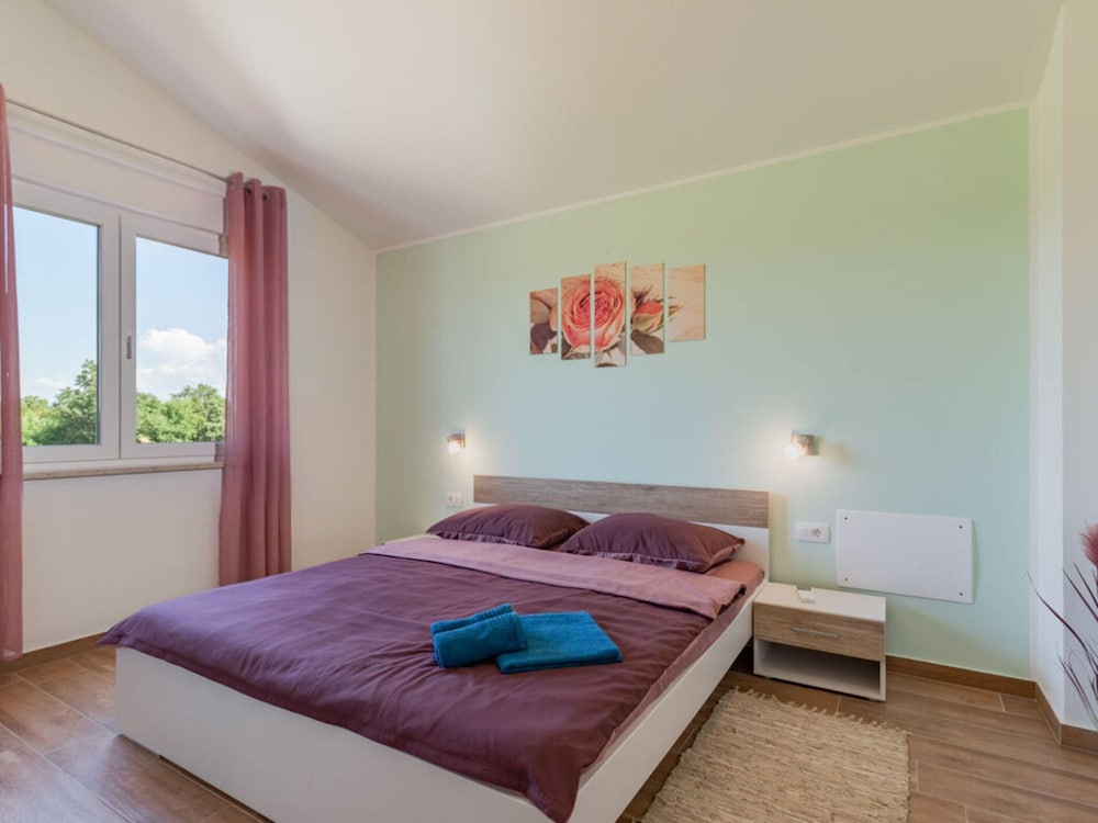 Villa photo 3