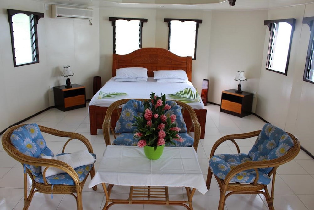 Standard Villa, 2 Queen Beds, Garden View, Beachfront