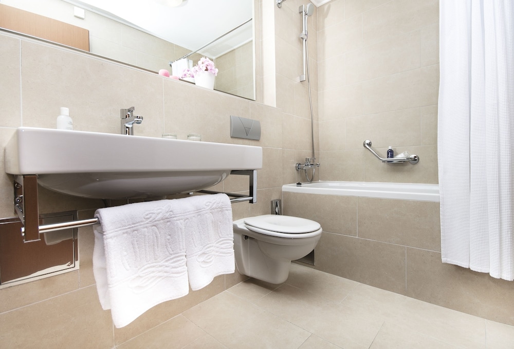 Basic Double Room, Terrace, Ground Floor - Photo 4