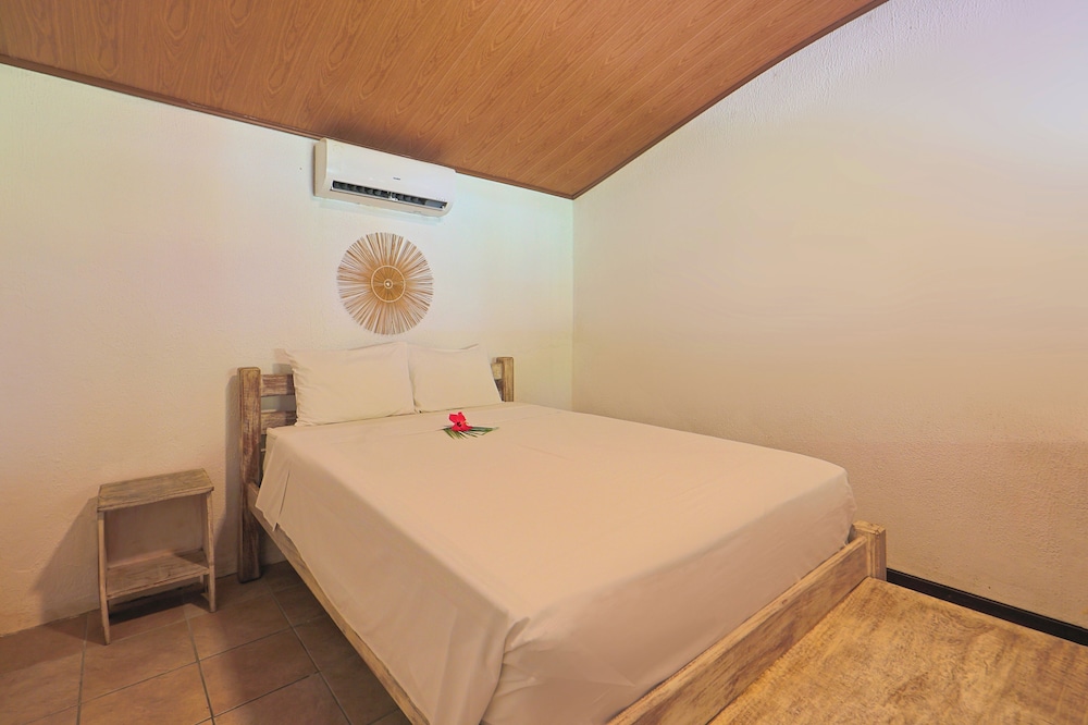 Sea Side Room