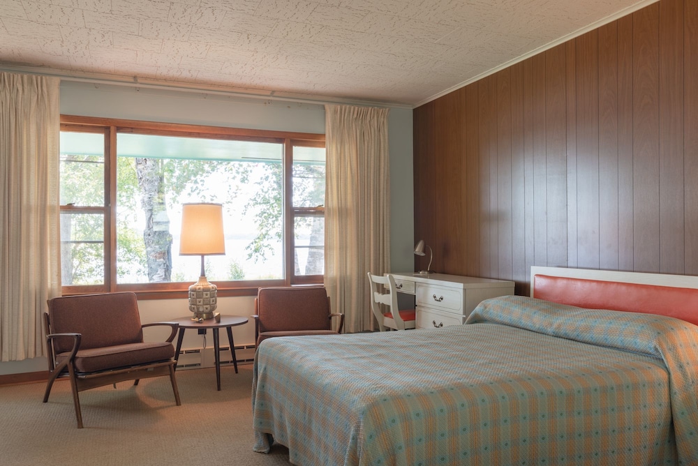 Traditional Double Room, 1 Bedroom, Lake View, Lakeside (Motel) photo 2